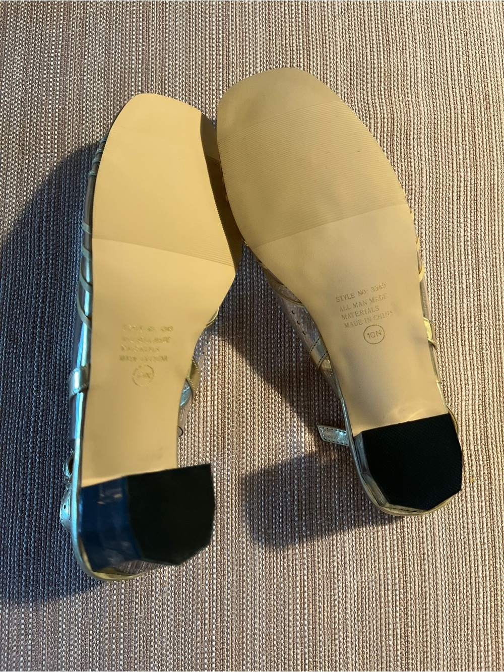 NEW! Women’s Dressy Gold Strap Shoes Size 10 Narrow - Picture 7 of 11